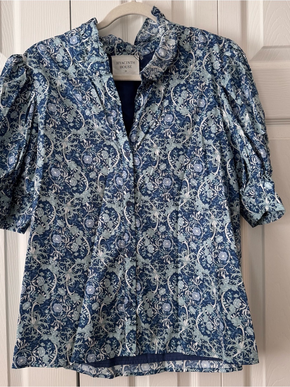 Blue Floral Puff-Sleeve Blouse